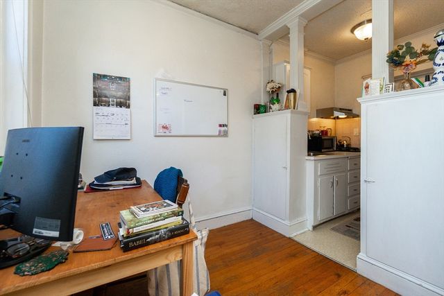 118 Riverway 22, Boston, MA 02215