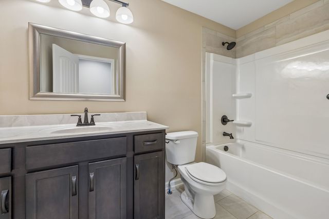 1366 Dan Brown Dr, Clarksville, TN 37042