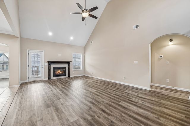 1366 Dan Brown Dr, Clarksville, TN 37042