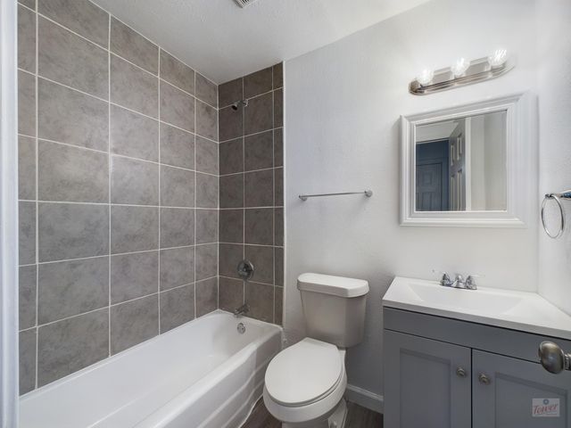 2401 Manor RD 137, Austin, TX 78722