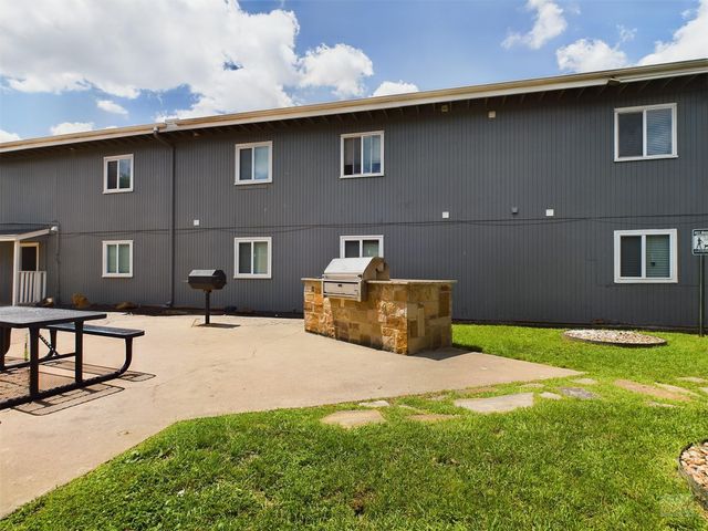 2401 Manor RD 137, Austin, TX 78722