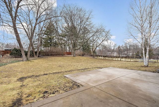 2525 Troy Lane N, Plymouth, MN 55447