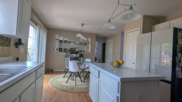 11025 Fairbluff Avenue, Huntley, IL 60142