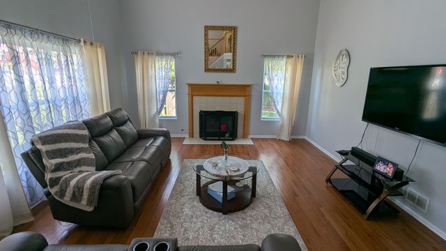 11025 Fairbluff Avenue, Huntley, IL 60142