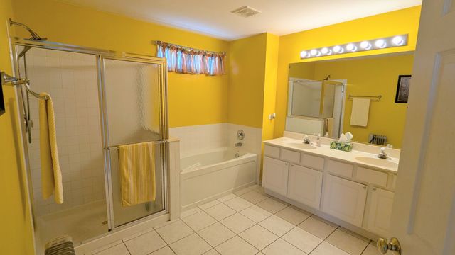 11025 Fairbluff Avenue, Huntley, IL 60142