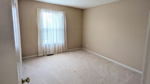11025 Fairbluff Avenue, Huntley, IL 60142