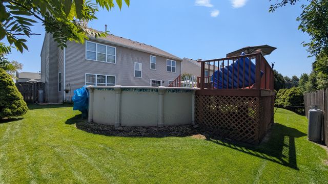 11025 Fairbluff Avenue, Huntley, IL 60142