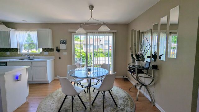 11025 Fairbluff Avenue, Huntley, IL 60142