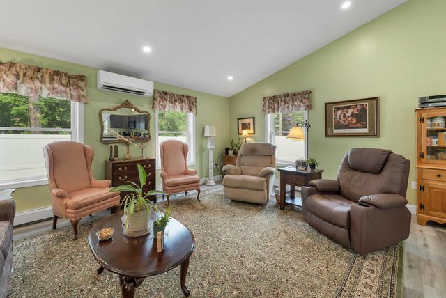 3 Carver Street, Franklin, NH 03235