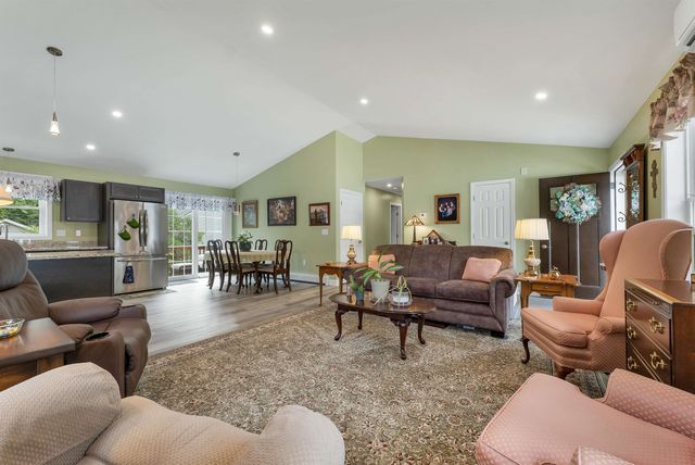 3 Carver Street, Franklin, NH 03235