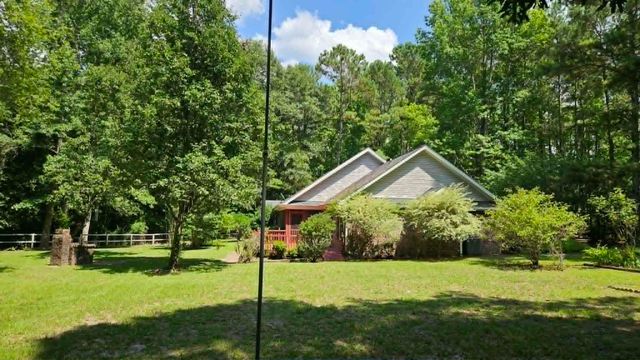 1927 Armview Rd., Loris, SC 29569