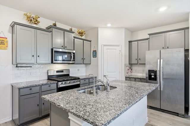 901 Loganberry Drive, Princeton, TX 75407
