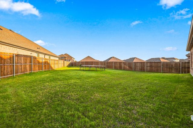901 Loganberry Drive, Princeton, TX 75407