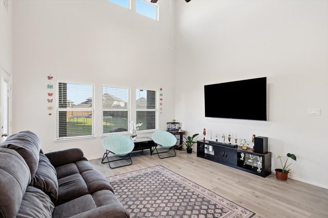 901 Loganberry Drive, Princeton, TX 75407