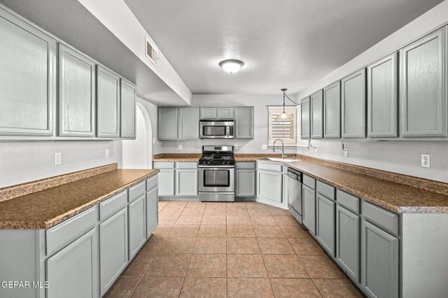 12585 PASEO LINDO Drive, El Paso, TX 79928