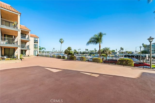201 Bay Shore Avenue 104, Long Beach, CA 90803