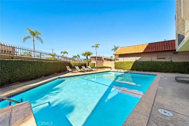 201 Bay Shore Avenue 104, Long Beach, CA 90803