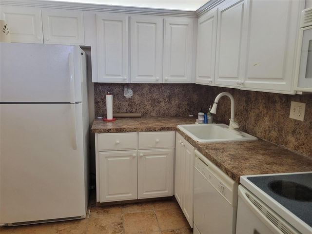 3671 Environ Boulevard 468, Lauderhill, FL 33319