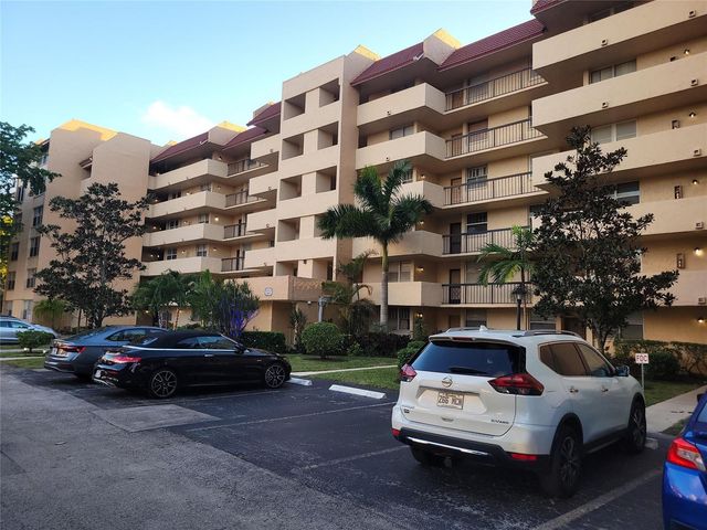 3671 Environ Boulevard 468, Lauderhill, FL 33319