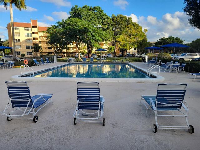 3671 Environ Boulevard 468, Lauderhill, FL 33319