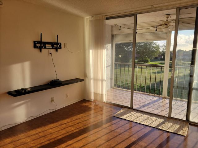 3671 Environ Boulevard 468, Lauderhill, FL 33319