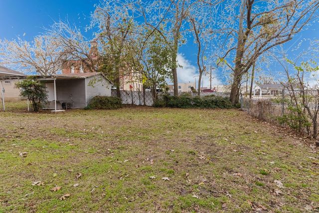 663 6th Street, Honey Grove, TX 75446