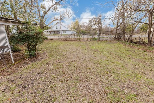 663 6th Street, Honey Grove, TX 75446