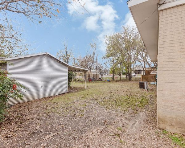 663 6th Street, Honey Grove, TX 75446