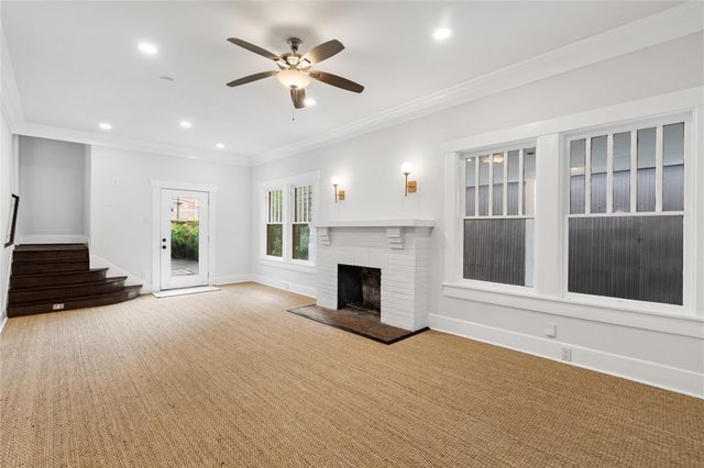 1210 Hawthorne Street, Houston, TX 77006