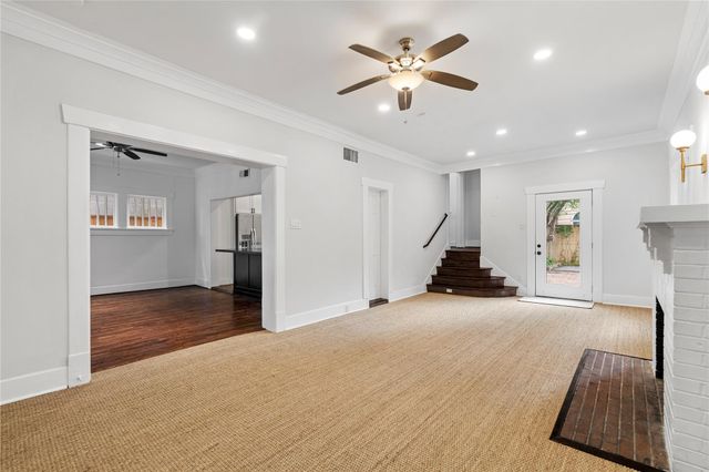 1210 Hawthorne Street, Houston, TX 77006