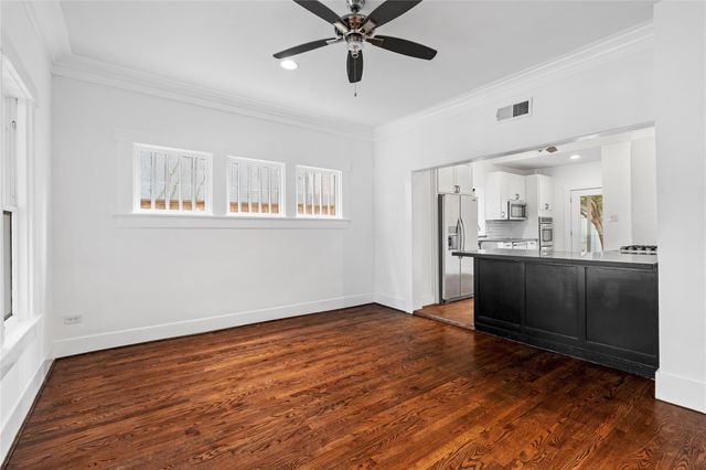 1210 Hawthorne Street, Houston, TX 77006
