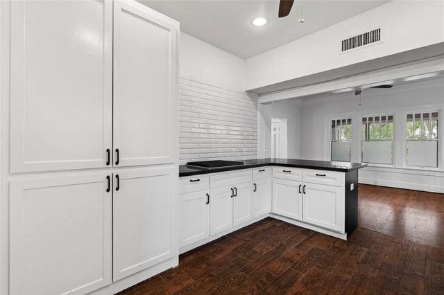 1210 Hawthorne Street, Houston, TX 77006