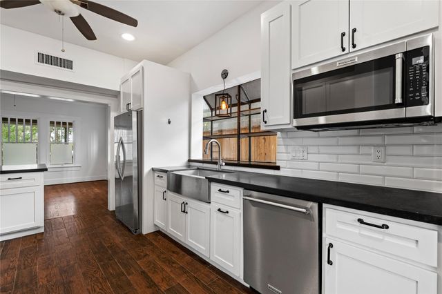 1210 Hawthorne Street, Houston, TX 77006