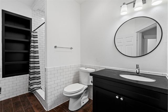 1210 Hawthorne Street, Houston, TX 77006