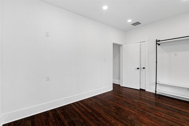 1210 Hawthorne Street, Houston, TX 77006