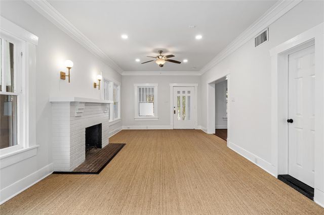 1210 Hawthorne Street, Houston, TX 77006