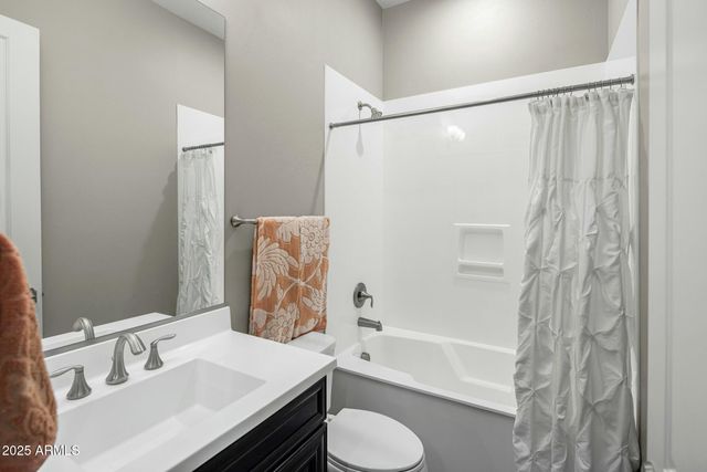 2051 E ARIS Drive, Gilbert, AZ 85298