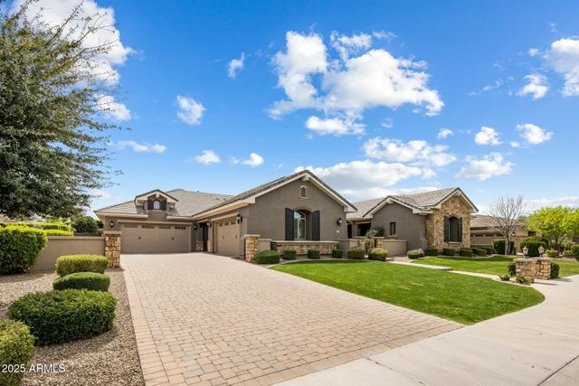 2051 E ARIS Drive, Gilbert, AZ 85298