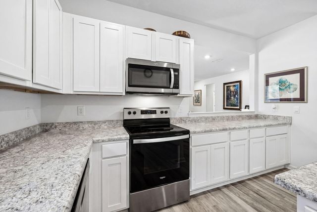 16 Woodsorrel Street, Freeport, FL 32439