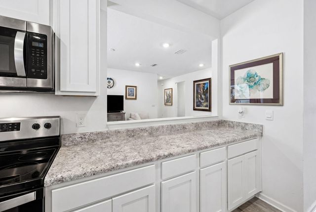 16 Woodsorrel Street, Freeport, FL 32439