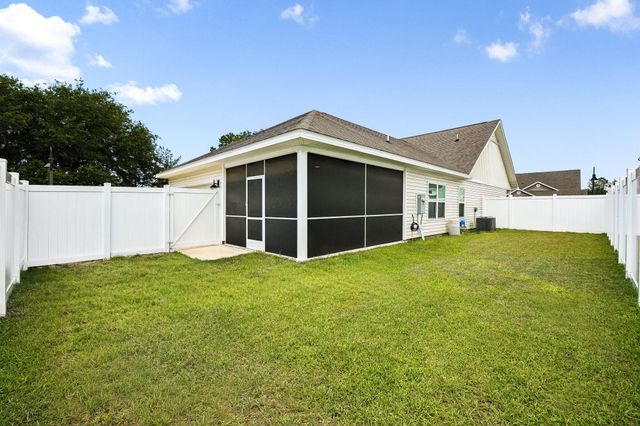 16 Woodsorrel Street, Freeport, FL 32439