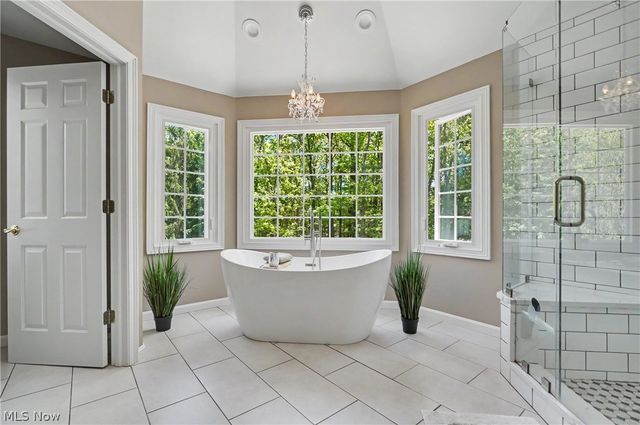 6165 Loch Lomond Court, Solon, OH 44139