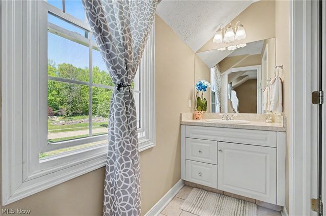6165 Loch Lomond Court, Solon, OH 44139