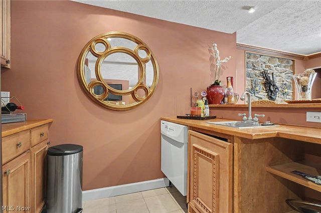6165 Loch Lomond Court, Solon, OH 44139