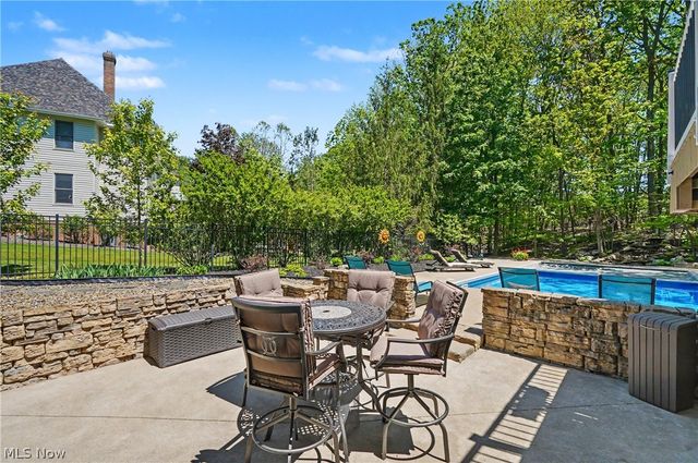 6165 Loch Lomond Court, Solon, OH 44139