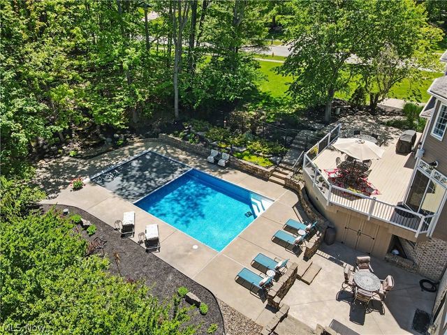 6165 Loch Lomond Court, Solon, OH 44139