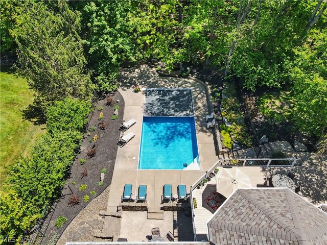 6165 Loch Lomond Court, Solon, OH 44139