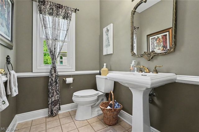 6165 Loch Lomond Court, Solon, OH 44139