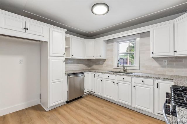 59 N Lynn Avenue, Waterford, MI 48328