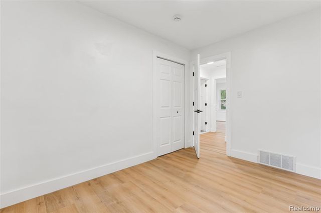 59 N Lynn Avenue, Waterford, MI 48328